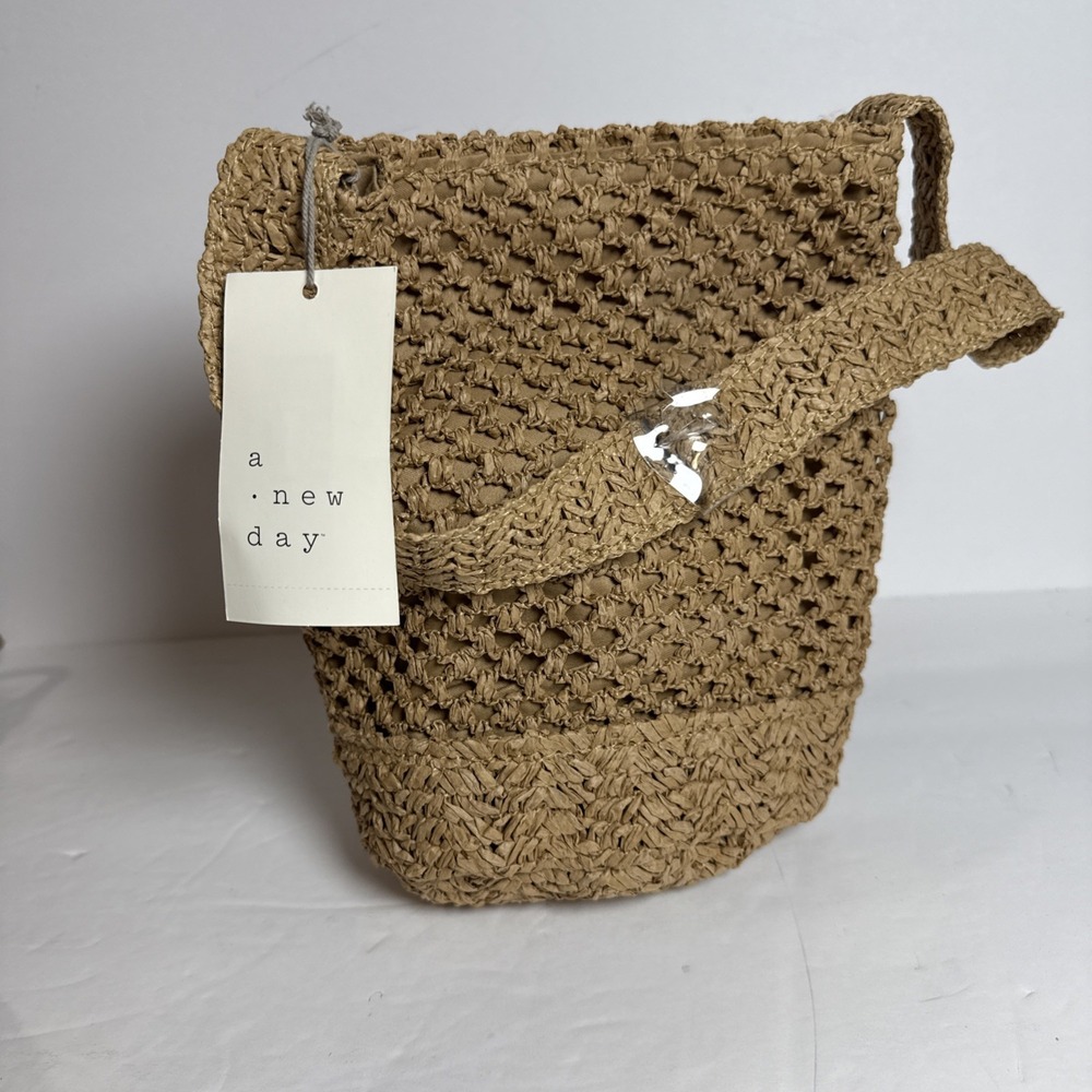A NEW DAY Woven Paper Straw Bucket Bag | Flower Trim in Beige NWT - Picture 4 of 4